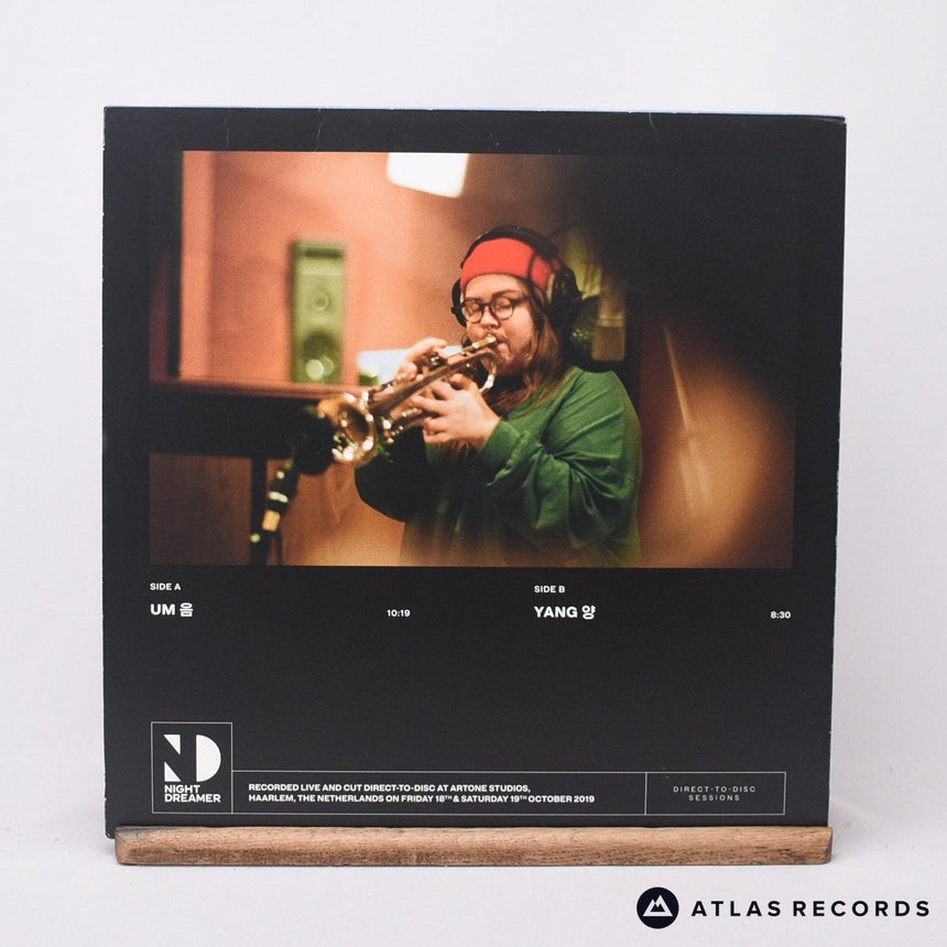 Emma-Jean Thackray - Um Yang 음 양 - 12" Vinyl Record - NM/EX