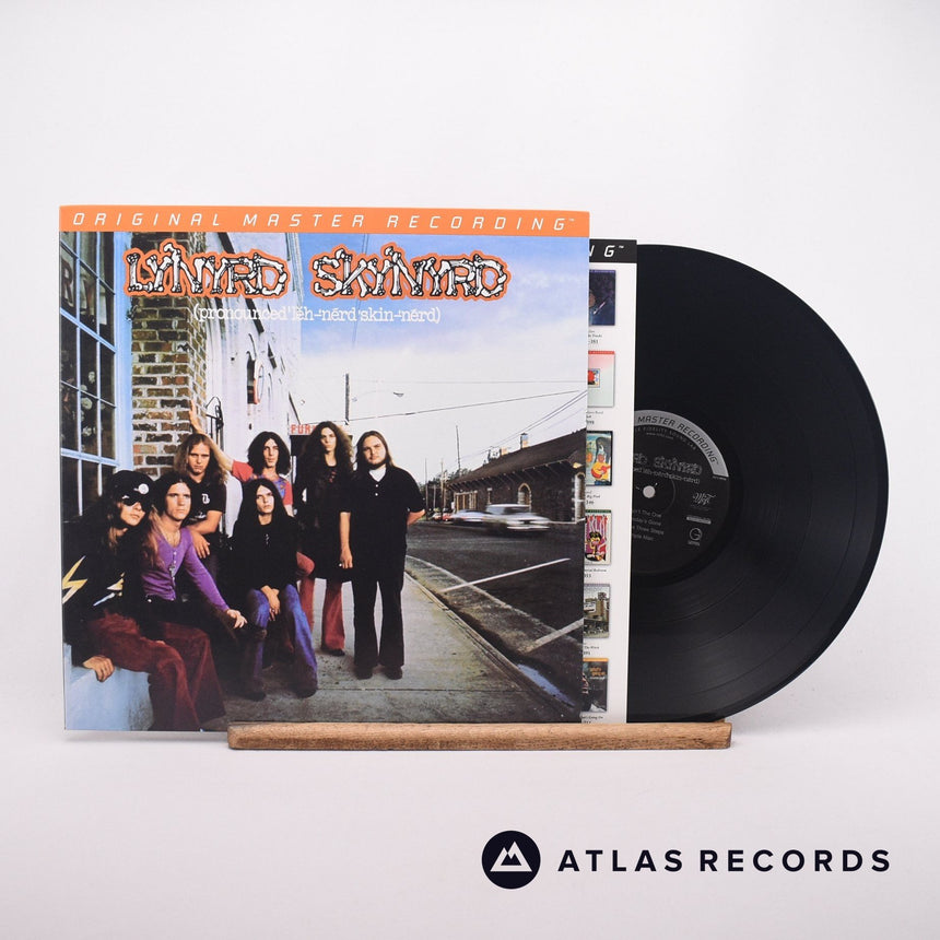 Lynyrd Skynyrd (Pronounced 'Lĕh-'nérd 'Skin-'nérd) LP Vinyl Record - Front Cover & Record