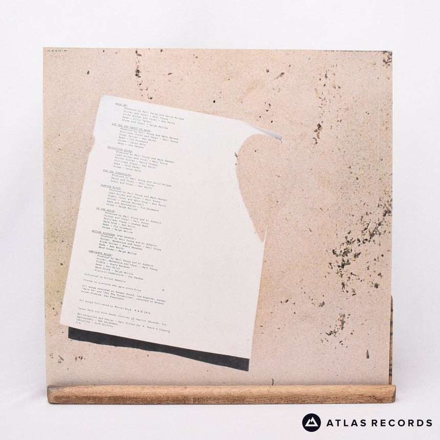 Neil Young - On The Beach - First Uk Press A4 B5 LP Vinyl Record - EX/VG+