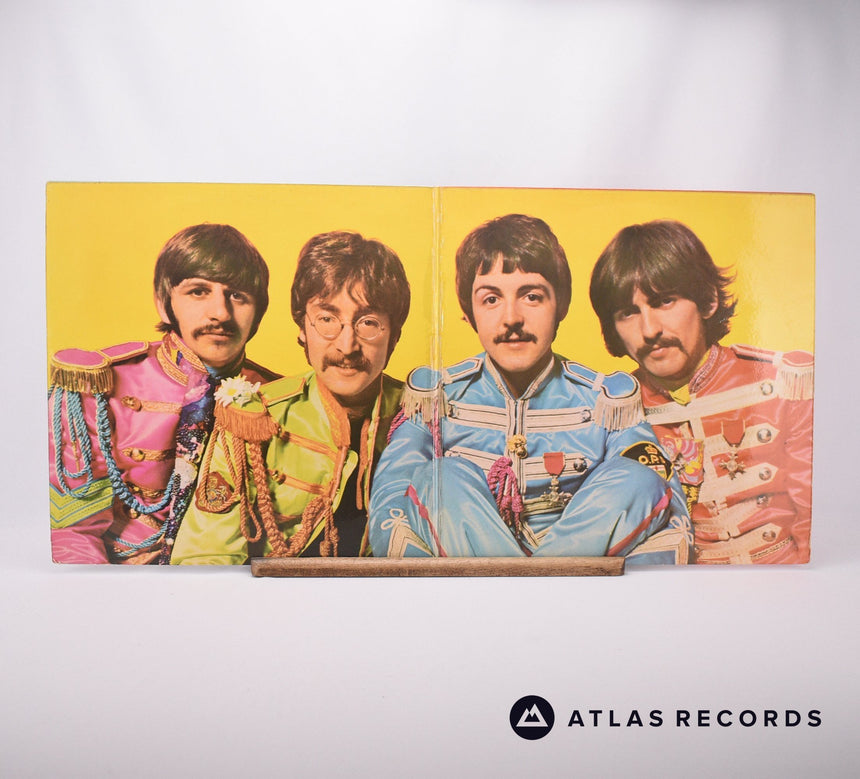 The Beatles - Sgt. Pepper's Lonely Hearts Club Band - LP Vinyl Record - VG+/VG+
