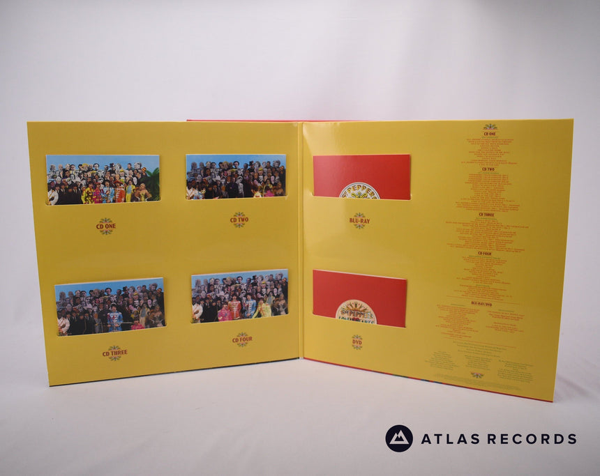 The Beatles - Sgt. Pepper's Lonely Hearts Club Band - 4 x CD + Blu-ray + DVD