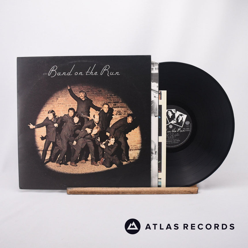 Wings Band On The Run LP Vinyl Record - Front Cover & Record