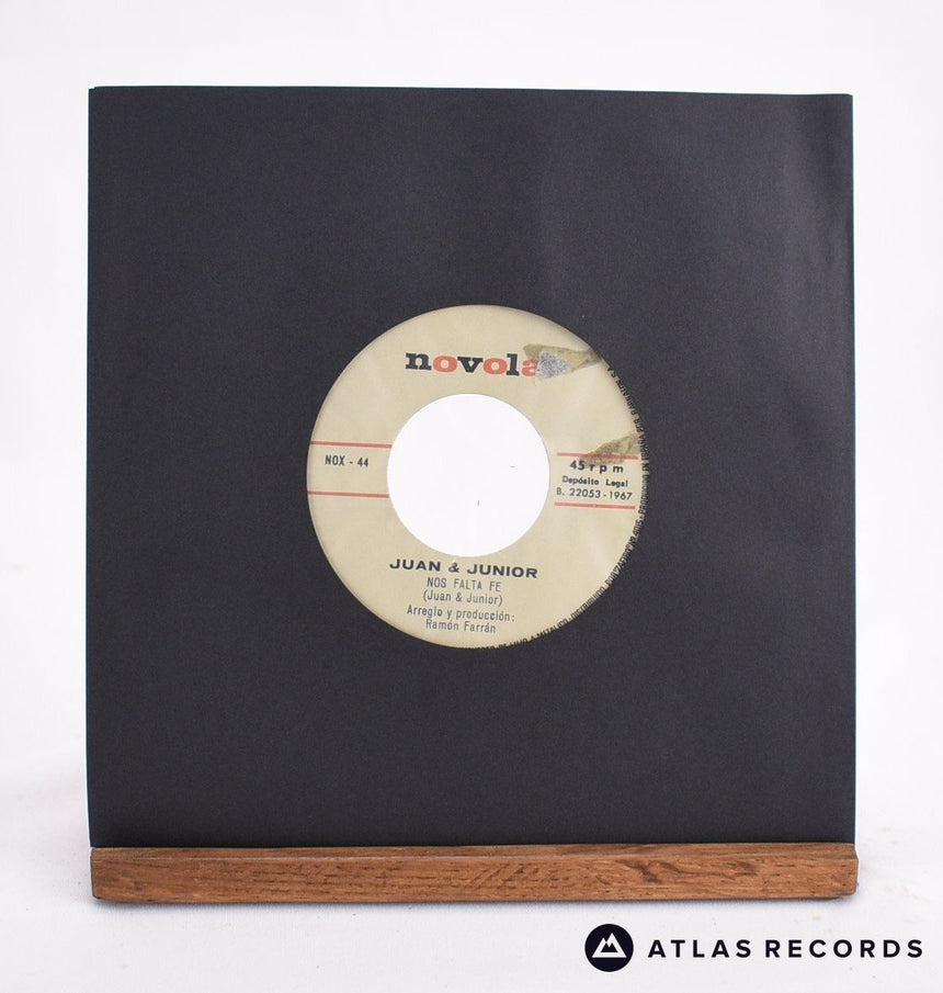 Juan & Junior Nos Falta Fé 7" Vinyl Record - In Sleeve