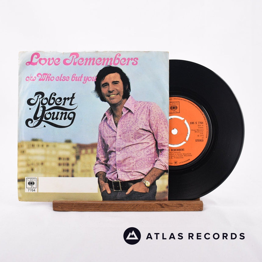 Robert Young Love Remembers 7" Vinyl Record - Front Cover & Record