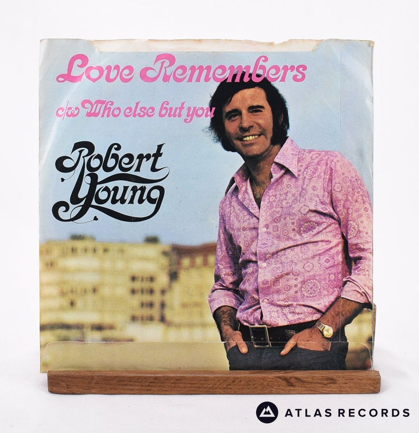 Robert Young - Love Remembers - 7" Vinyl Record - VG+/VG+