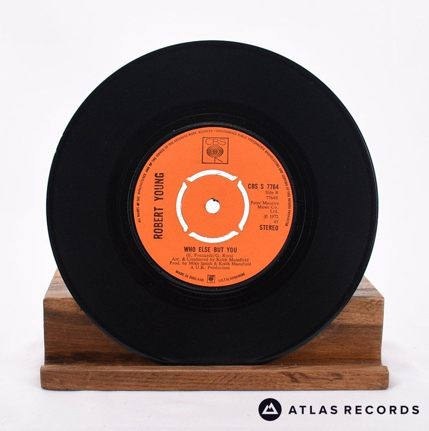 Robert Young - Love Remembers - 7" Vinyl Record - VG+/VG+