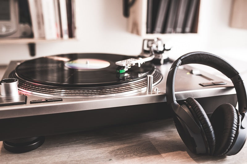 A Day in the Life of a Record Expert – Atlas Records