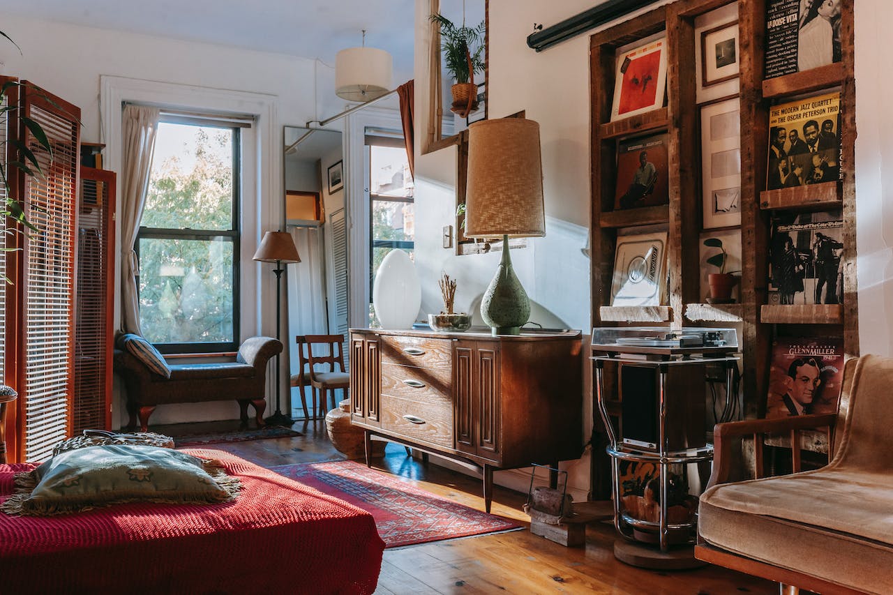 Storing vinyl records