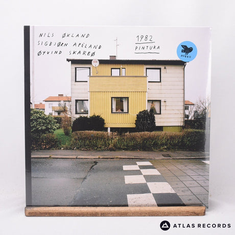 1982 Pintura LP Vinyl Record - Front Cover & Record