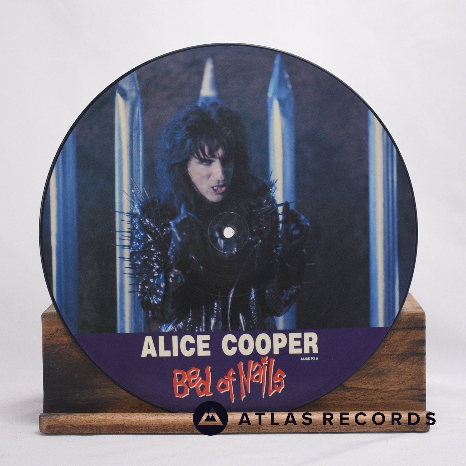 ALICE COOPER Bed of nails 7