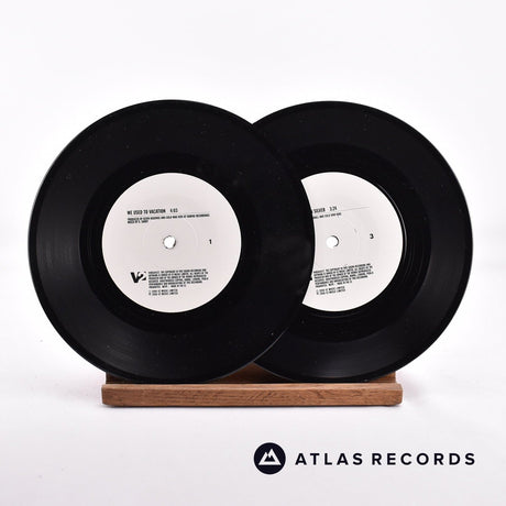 Cold War Kids - We Used To Vacation - Gatefold 2 x 7" EP Vinyl Record - NM/NM