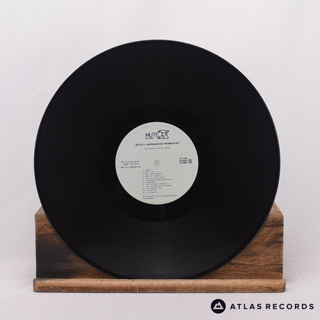 Deutsch Amerikanische Freundschaft - Die Kleinen Und Die Bösen - LP Vinyl Record