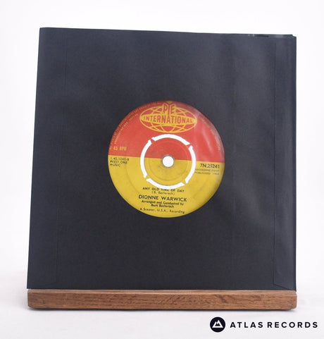 Dionne Warwick - Walk On By - 7" Vinyl Record - VG