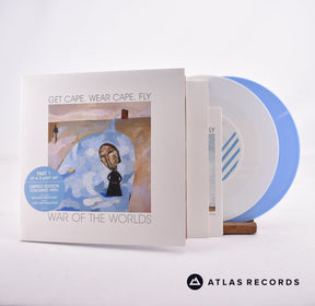 Get Cape. Wear Cape. Fly War Of The Worlds 7" Vinyl Record - Front Cover & Record