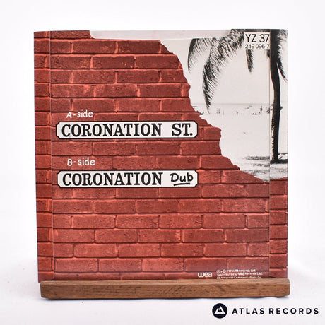 Izzy Royal - Coronation St. - 7" Vinyl Record - EX/VG+