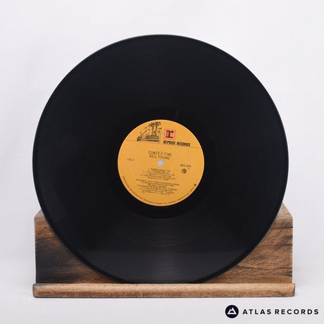 Neil Young - Comes A Time - Canada S1 S2 LP Vinyl Record - VG+/EX