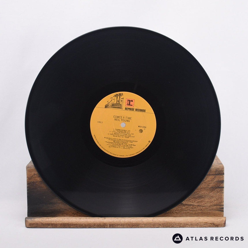 Neil Young - Comes A Time - Canada S1 S2 LP Vinyl Record - VG+/EX