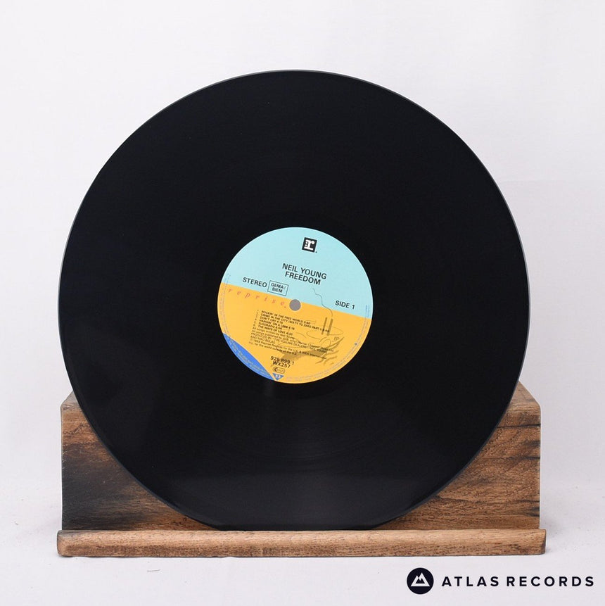 Neil Young - Freedom - A5 B5 LP Vinyl Record - EX/EX