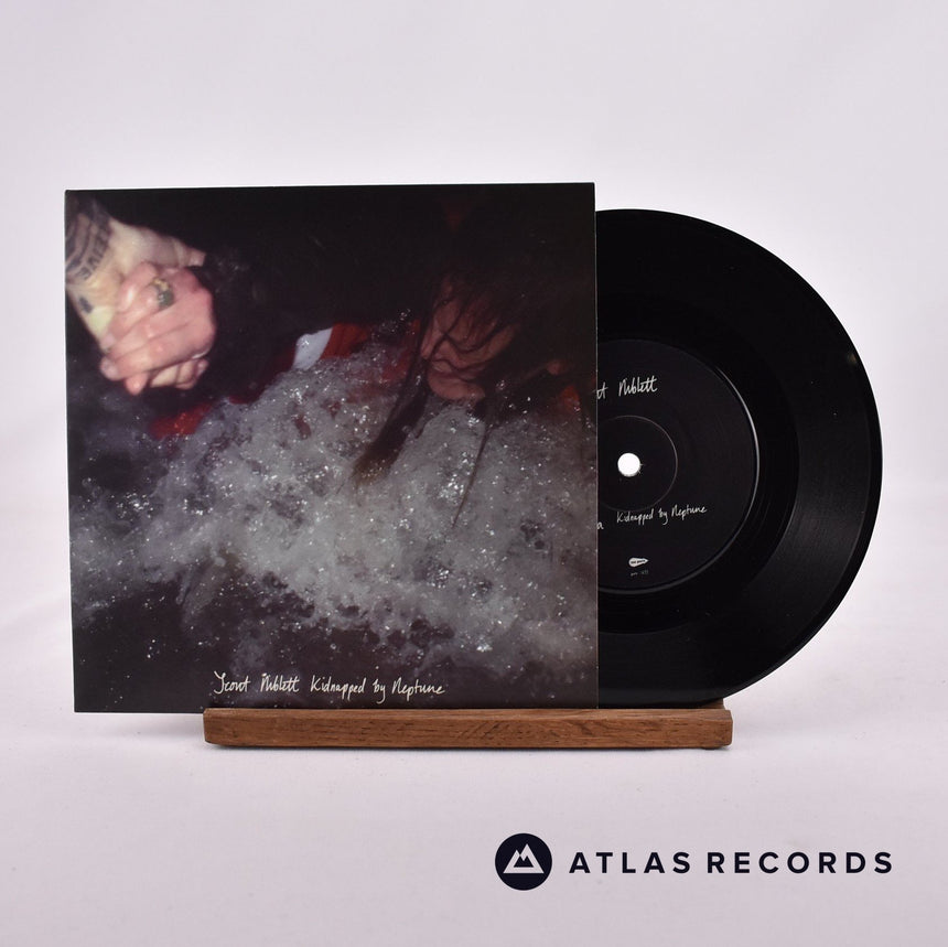 Scout Niblett Kidnapped By Neptune 7" Vinyl Record - Front Cover & Record