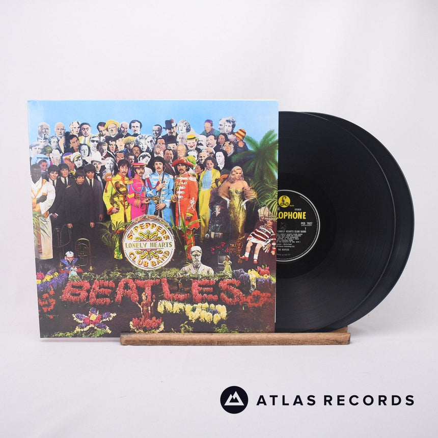 The Beatles Sgt. Pepper's Lonely Hearts Club Band 2 x LP Vinyl Record - Front Cover & Record