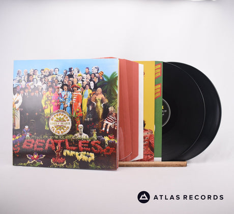 The Beatles Sgt. Pepper's Lonely Hearts Club Band 2 x LP Vinyl Record - Front Cover & Record