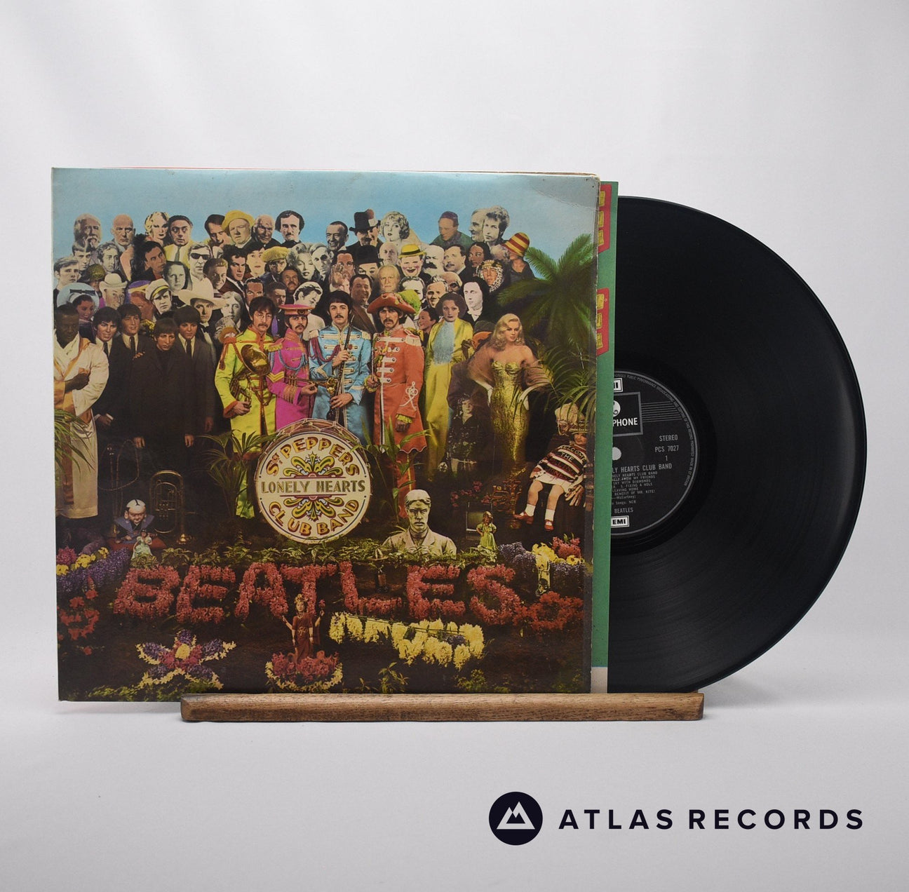 The Beatles Sgt Peppers Lonely Hearts Club Band LP Vinyl Record - Front Cover & Record