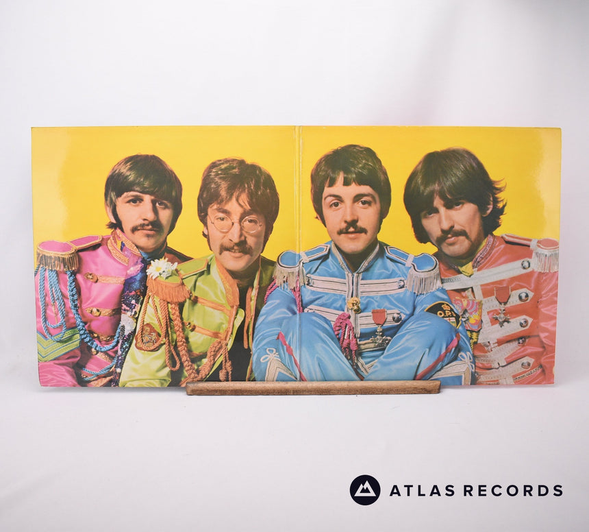 The Beatles - Sgt. Pepper's Lonely Hearts Club Band - LP Vinyl Record - VG+/VG+