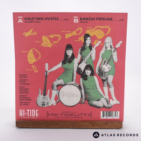 The Surfrajettes - Hale’iwa Hustle - 7" Vinyl Record - NM/NM