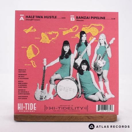 The Surfrajettes - Hale’iwa Hustle - 7" Vinyl Record - NM/EX