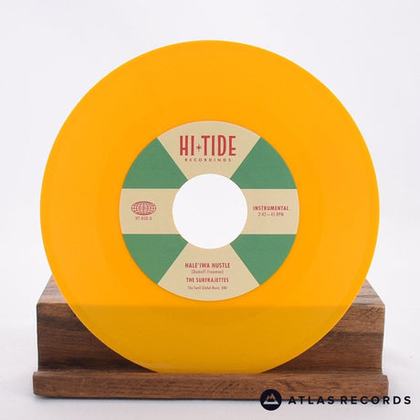 The Surfrajettes - Hale’iwa Hustle - 7" Vinyl Record - NM/NM