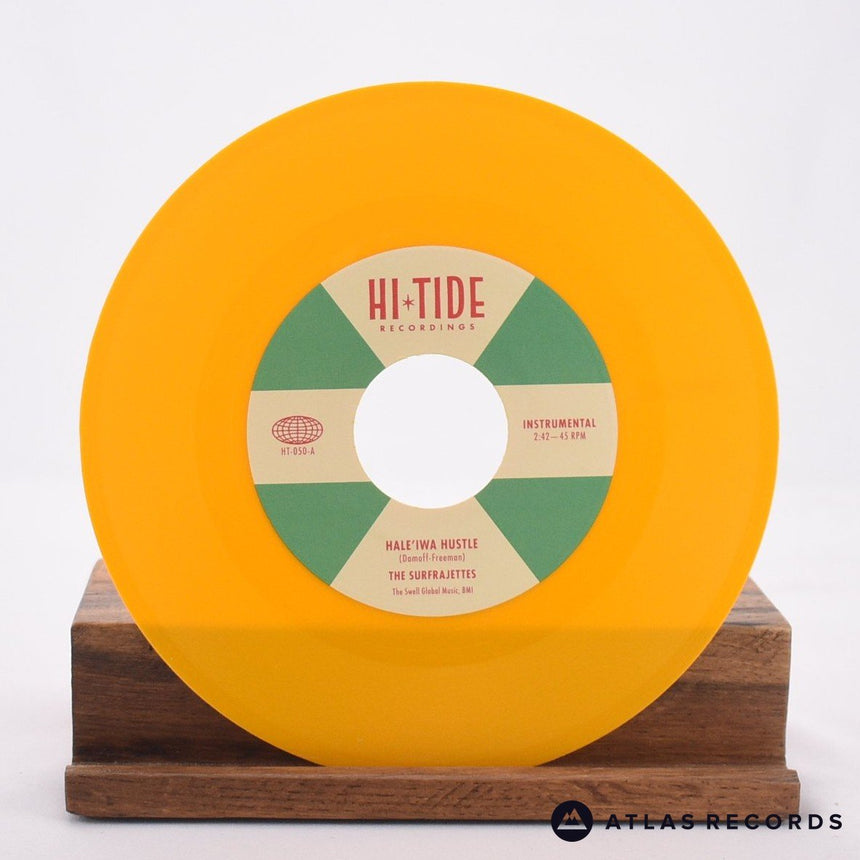 The Surfrajettes - Hale’iwa Hustle - 7" Vinyl Record - NM/NM
