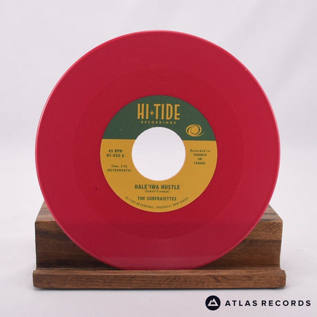 The Surfrajettes - Hale’iwa Hustle - 7" Vinyl Record - NM/EX