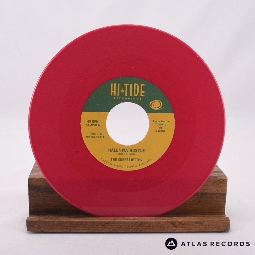 The Surfrajettes - Hale’iwa Hustle - 7" Vinyl Record - NM/EX