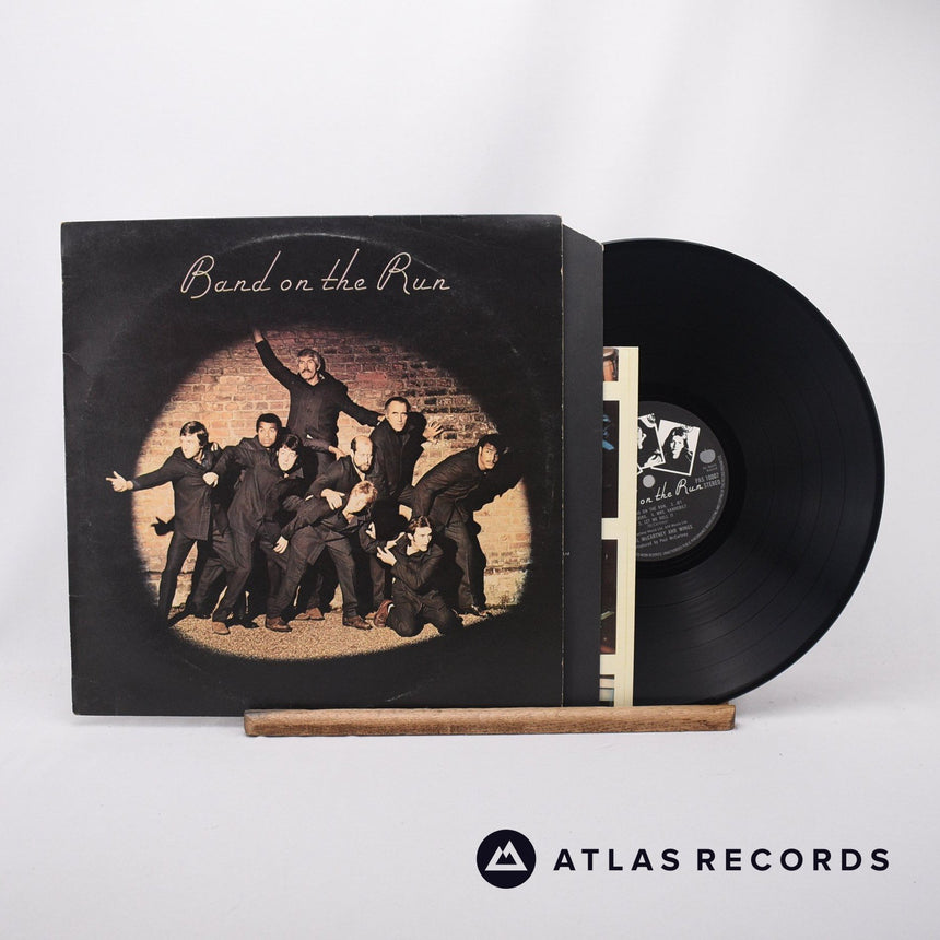 Wings Band On The Run LP Vinyl Record - Front Cover & Record
