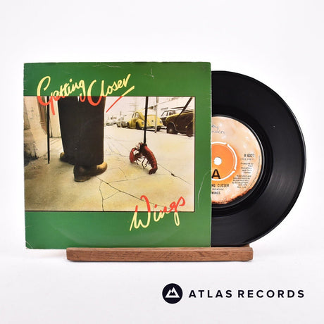 Wings Getting Closer 7" Vinyl Record - Front Cover & Record