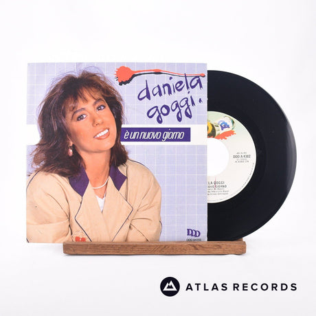 Daniela Goggi È Un Nuovo Giorno 7" Vinyl Record - Front Cover & Record