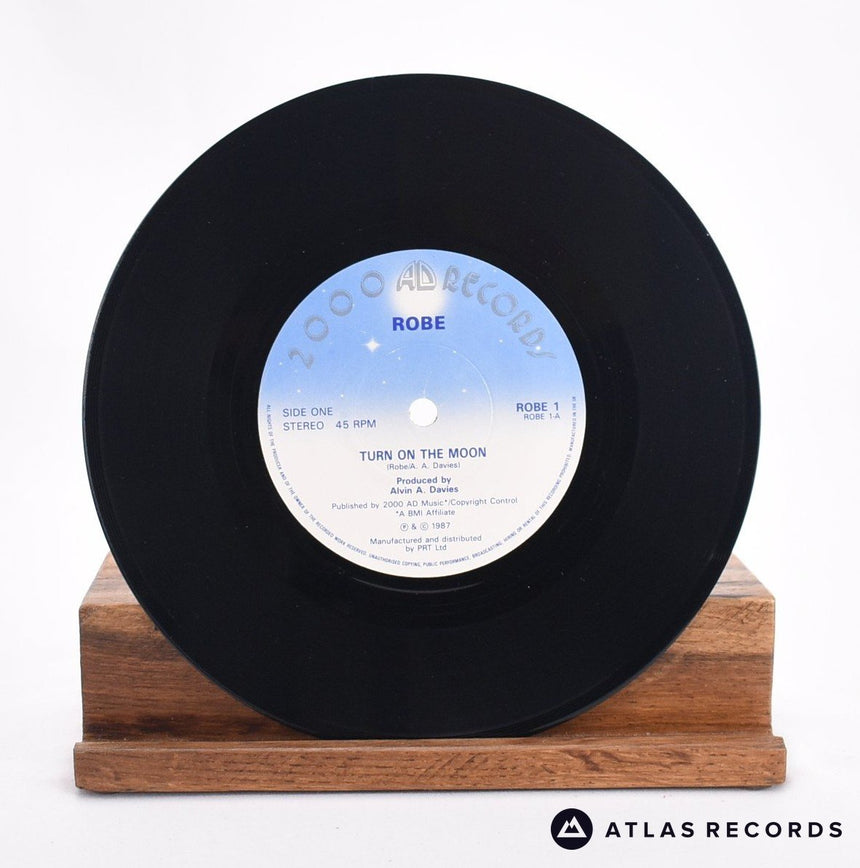 Robe - Turn On The Moon - 7" Vinyl Record - NM/EX
